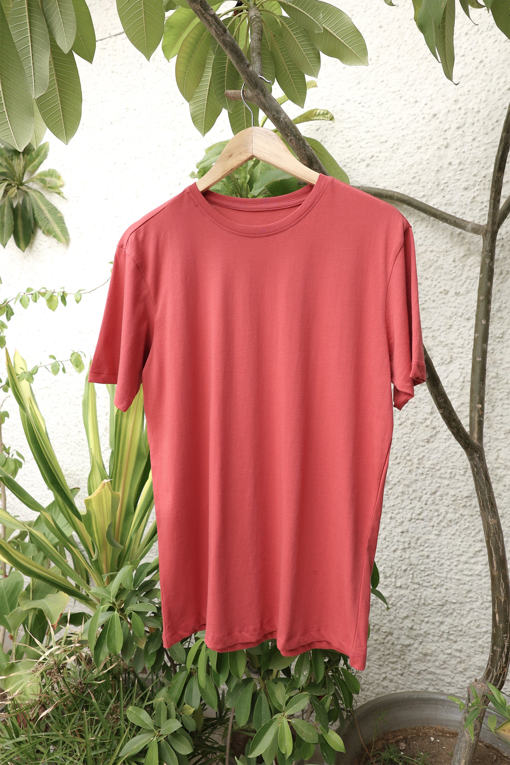 Stay comfortable all day with the Mars Red Casual Men's Half Sleeve Crew Neck, designed for a modern and relaxed fit.
