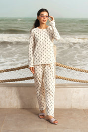 The Moonlight Jade Pajama Sets for Women offer a soft, breathable fit for a cozy and stylish night’s rest.
